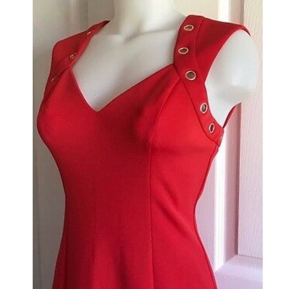 Guess Dresses & Skirts - NWT Guess Sweetheart Neckline Cutout Sexy Bodycon